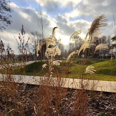 Garden Niegocin Apartament * 吉日茨科